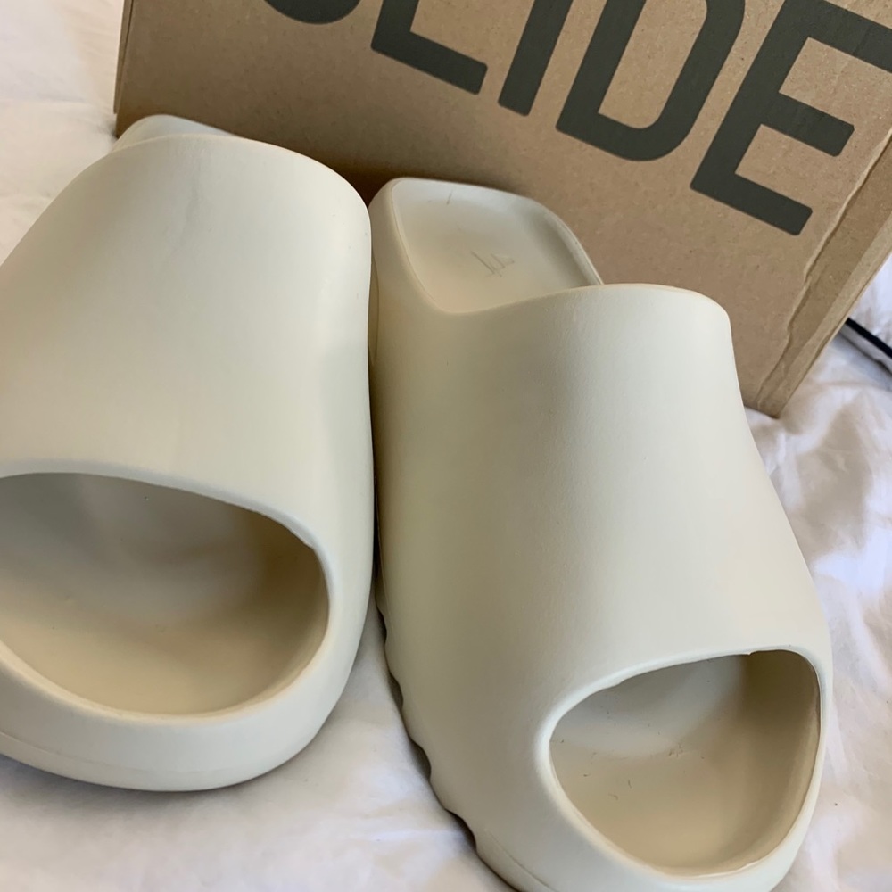 Yeezy Slides- Bone